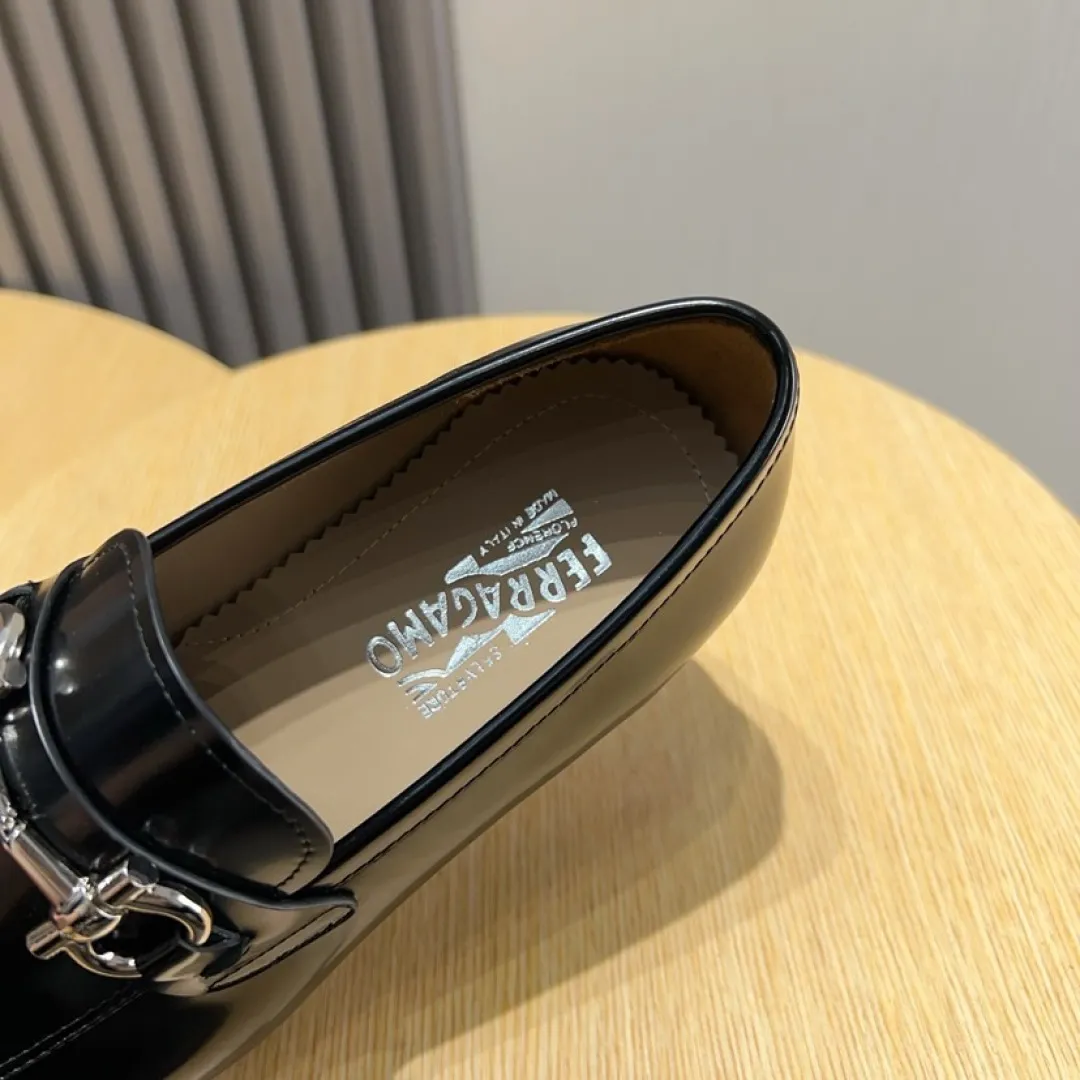 Men's Men's Shoes💰P640💰🔥《Ferragamo》👏Latest • High-end top brand luxury ~ purchasing agency, top quality ~. New fashionable business men's shoes🔜The uppers are made of original open-edge beaded cowhide➕cowhide·lining, with fine workmanship. The original stylish and soft combination wear-resistant and non-slip outsole is light and comfortable on the feet. The real thing looks better in real photos. Size: 38--44
